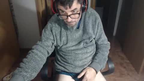 Snapshot of lobosolitario73 chatting on December 3, 12:51 am lobosolitario73 online show from December 3, 12:51 am