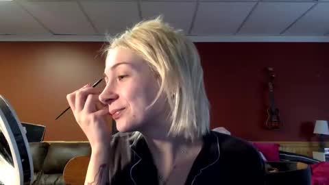 Divine Diva online show from January 18, 7:50 pm