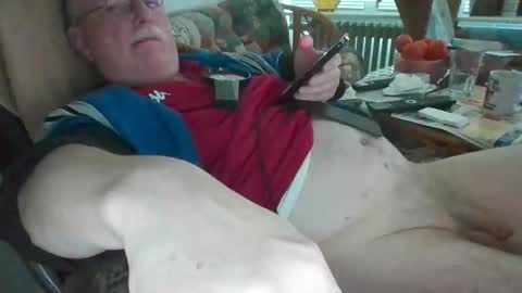 Snapshot of loewe39238 chatting on January 19, 3:10 pm loewe39238 online show from January 19, 3:10 pm