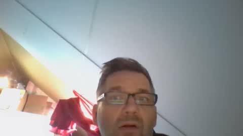 Snapshot of lofkok chatting on April 12, 11:04 am lofkok online show from April 12, 11:04 am
