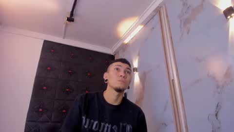 logan_and_rachel online show from March 22, 6:55 pm