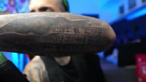 logan_hugh8 online show from February 7, 4:22 pm