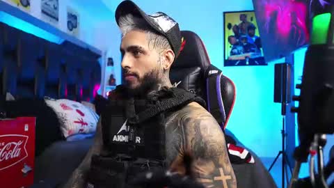 logan_hugh8 online show from February 21, 9:38 pm