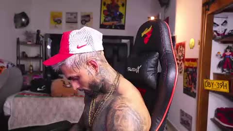 logan_hugh8 online show from July 2, 3:23 am