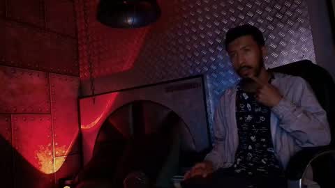 logan_mercer online show from December 3, 3:14 am