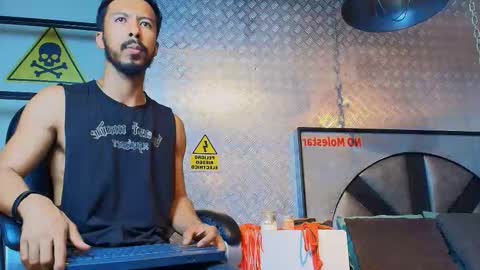 logan_mercer online show from December 15, 3:00 am