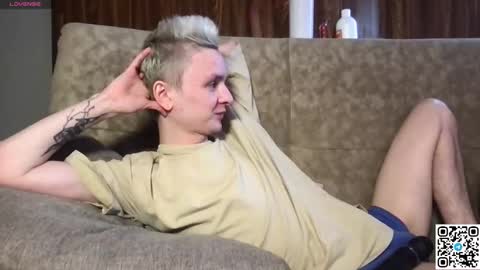 Snapshot of logan_mett chatting on March 1, 9:22 am Logan online show from March 1, 9:22 am