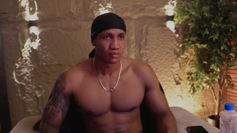 logan_varela online show from November 24, 9:36 pm