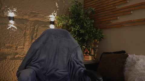 logan_varela online show from January 8, 10:50 am