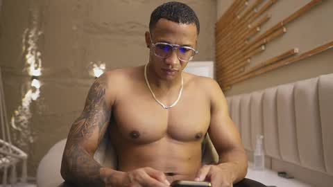 Snapshot of logan_varela chatting on April 2, 4:26 pm logan_varela online show from April 2, 4:26 pm