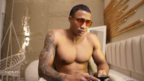 Snapshot of logan_varela chatting on April 4, 4:48 pm logan_varela online show from April 4, 4:48 pm