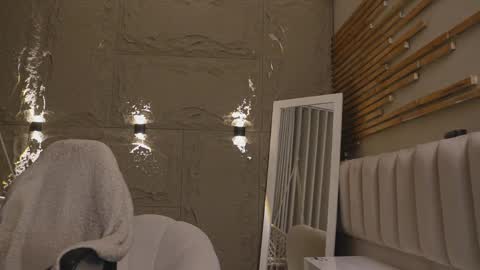 Snapshot of logan_varela chatting on April 9, 4:34 pm logan_varela online show from April 9, 4:34 pm