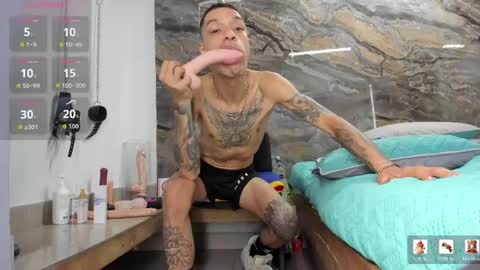 logan_wollff online show from May 26, 8:05 pm