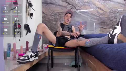 logan_wollff online show from July 13, 8:00 pm