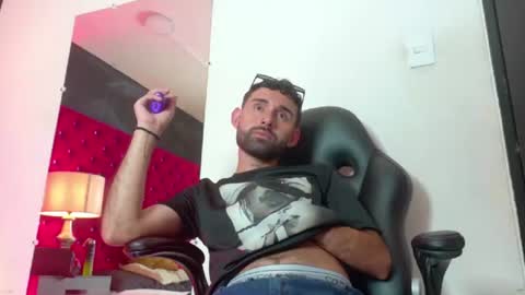 loganfoxx_ online show from June 26, 11:20 pm