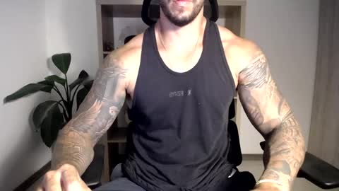 Snapshot of loganhod chatting on May 14, 12:39 am Logan Wolfp online show from May 14, 12:39 am