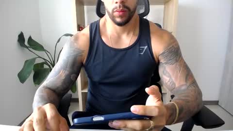Snapshot of loganhod chatting on June 9, 9:26 pm Logan Wolfp online show from June 9, 9:26 pm