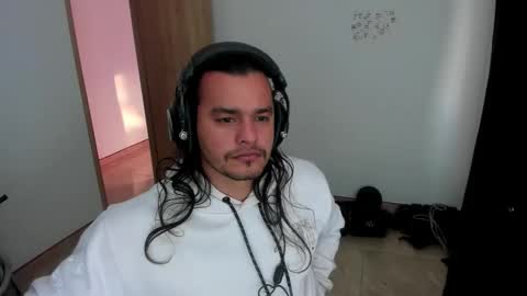 Logan online show from March 1, 10:01 pm