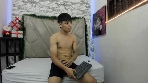 loganjhonson online show from November 14, 2:54 am