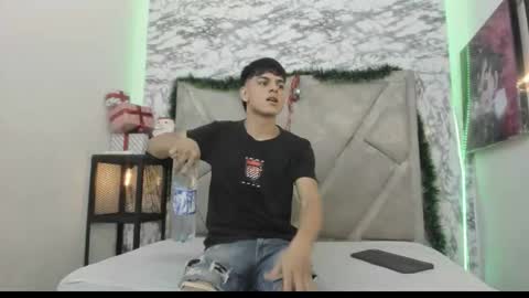 loganjhonson online show from December 2, 2:50 am