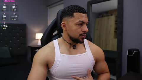 Snapshot of loganmartinx chatting on June 8, 10:10 pm loganmartinx online show from June 8, 10:10 pm