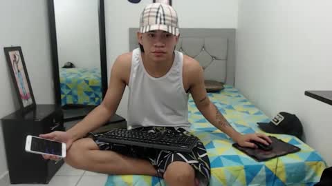 logannthh online show from May 25, 11:33 pm