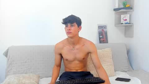 loganoficialx online show from September 10, 8:58 am