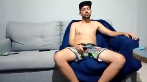 Snapshot of logans504908 chatting on February 18, 2:05 am Logans online show from February 18, 2:05 am