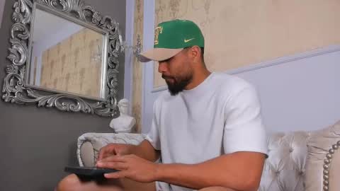 Snapshot of logansimmons chatting on October 8, 3:48 am U can call me Logan online show from October 8, 3:48 am