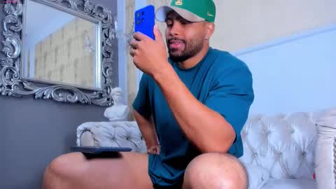 Snapshot of logansimmons chatting on October 18, 3:20 am U can call me Logan online show from October 18, 3:20 am