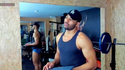 Snapshot of logansimmons chatting on February 23, 4:26 pm U can call me Logan online show from February 23, 4:26 pm