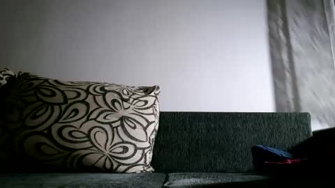 Snapshot of logitech0000 chatting on December 15, 12:40 am logitech0000 online show from December 15, 12:40 am