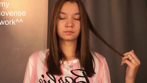 Snapshot of loiskapoi chatting on October 26, 7:09 pm Elza online show from October 26, 7:09 pm