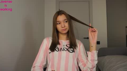 Snapshot of loiskapoi chatting on November 1, 7:49 pm Elza online show from November 1, 7:49 pm