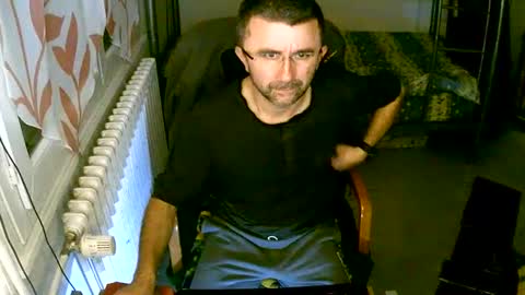 Snapshot of lokoum39 chatting on December 6, 6:28 pm lokoum39 online show from December 6, 6:28 pm