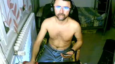 Snapshot of lokoum39 chatting on December 16, 6:27 pm lokoum39 online show from December 16, 6:27 pm