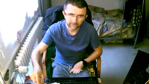 Snapshot of lokoum39 chatting on February 10, 3:42 pm lokoum39 online show from February 10, 3:42 pm