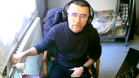 Snapshot of lokoum39 chatting on February 17, 12:16 pm lokoum39 online show from February 17, 12:16 pm