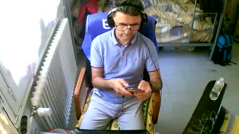 Snapshot of lokoum39 chatting on September 19, 12:39 pm lokoum39 online show from September 19, 12:39 pm