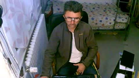 Snapshot of lokoum39 chatting on October 16, 5:25 pm lokoum39 online show from October 16, 5:25 pm