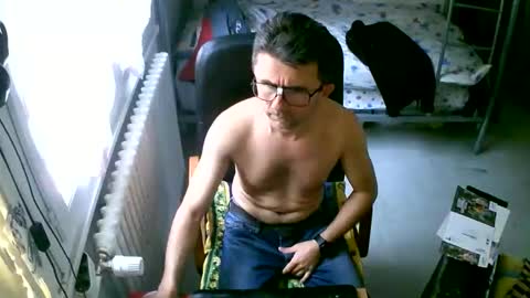 Snapshot of lokoum39 chatting on October 22, 11:32 am lokoum39 online show from October 22, 11:32 am