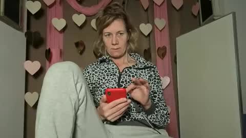 lola_belgium online show from February 8, 6:28 am