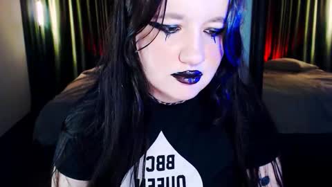 Lola Chi online show from November 12, 9:25 pm