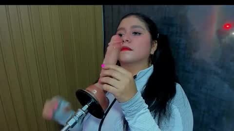 lola online show from October 14, 12:06 pm