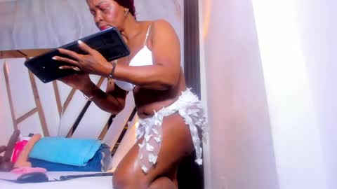 Lola online show from September 23, 11:24 am