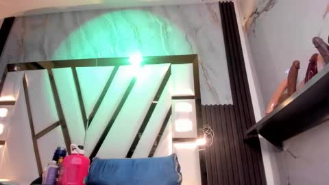 Lola online show from December 2, 11:37 am