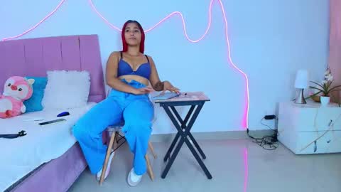 lola_lustrum online show from May 16, 2:16 pm