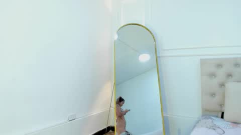 lola red online show from February 13, 6:59 pm