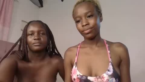 Lola online show from July 16, 2:56 pm