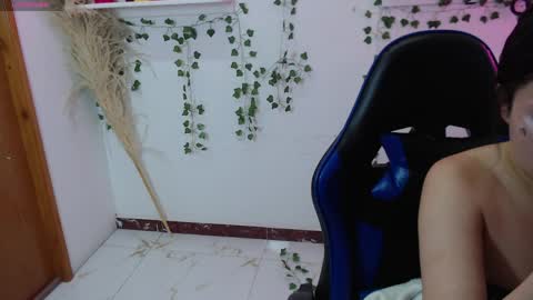 Snapshot of lola_star_ chatting on May 11, 1:28 pm Lola online show from May 11, 1:28 pm